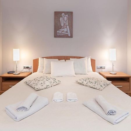 Room In Bb - Valensija - Suite For Two In Nice Hotel Jūrkalne المظهر الخارجي الصورة