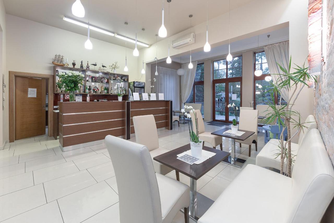 Room In Bb - Valensija - Suite For Two In Nice Hotel Jūrkalne المظهر الخارجي الصورة