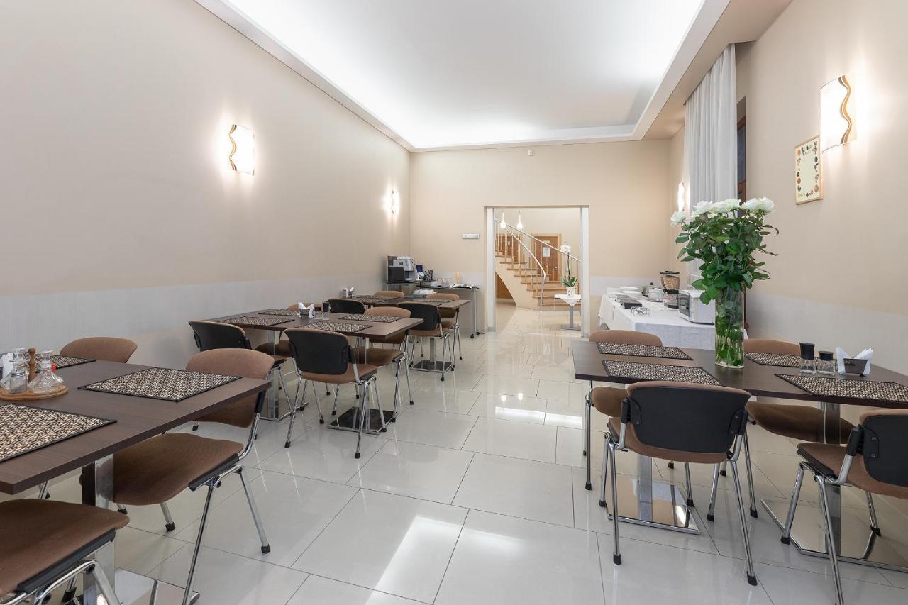 Room In Bb - Valensija - Suite For Two In Nice Hotel Jūrkalne المظهر الخارجي الصورة