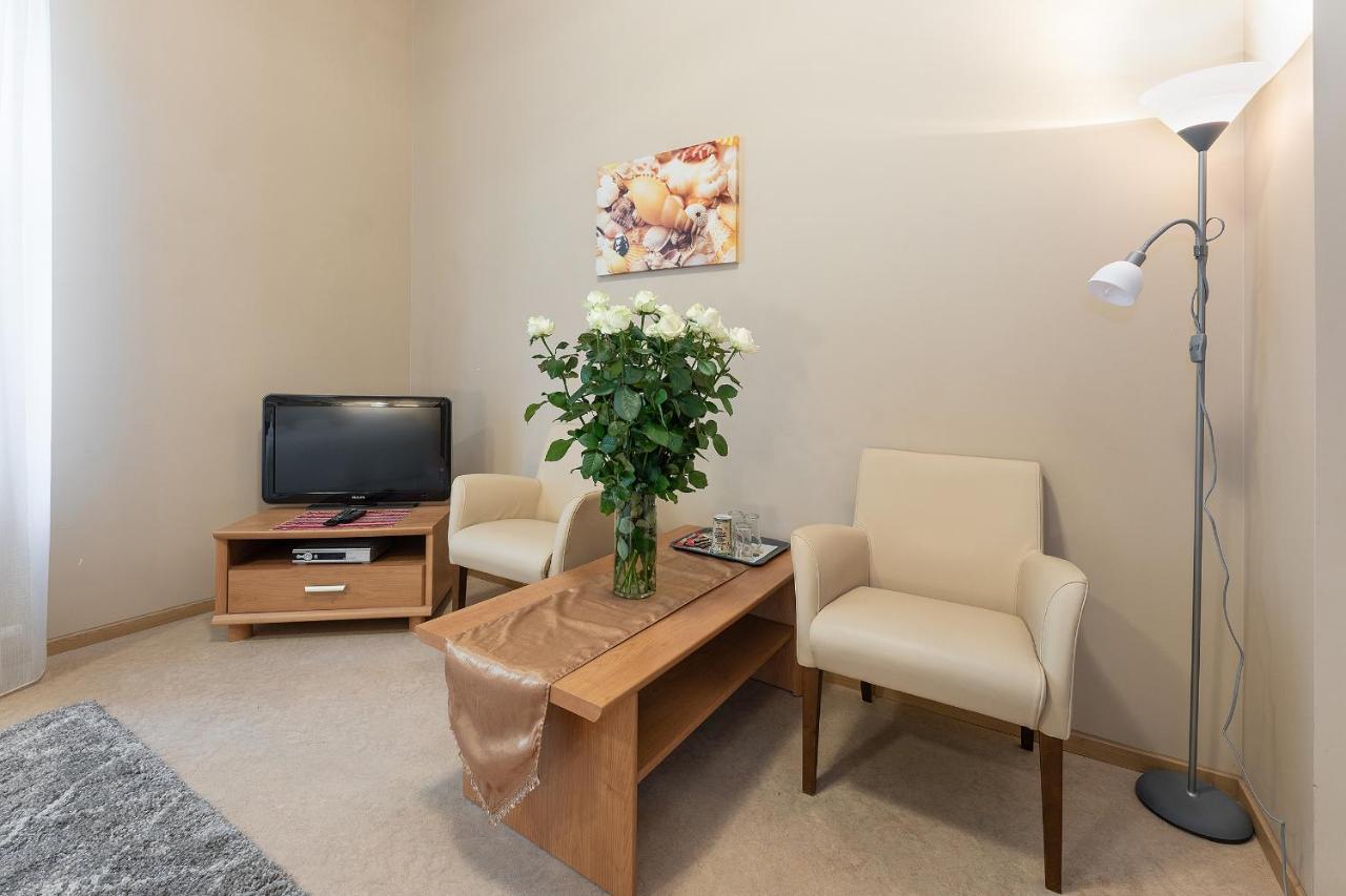Room In Bb - Valensija - Suite For Two In Nice Hotel Jūrkalne المظهر الخارجي الصورة