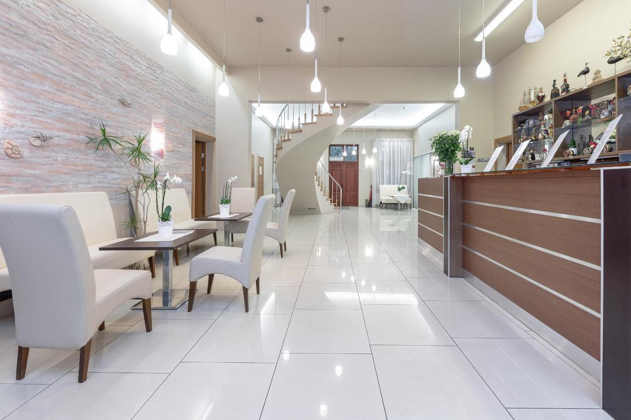 Room In Bb - Valensija - Suite For Two In Nice Hotel Jūrkalne المظهر الخارجي الصورة