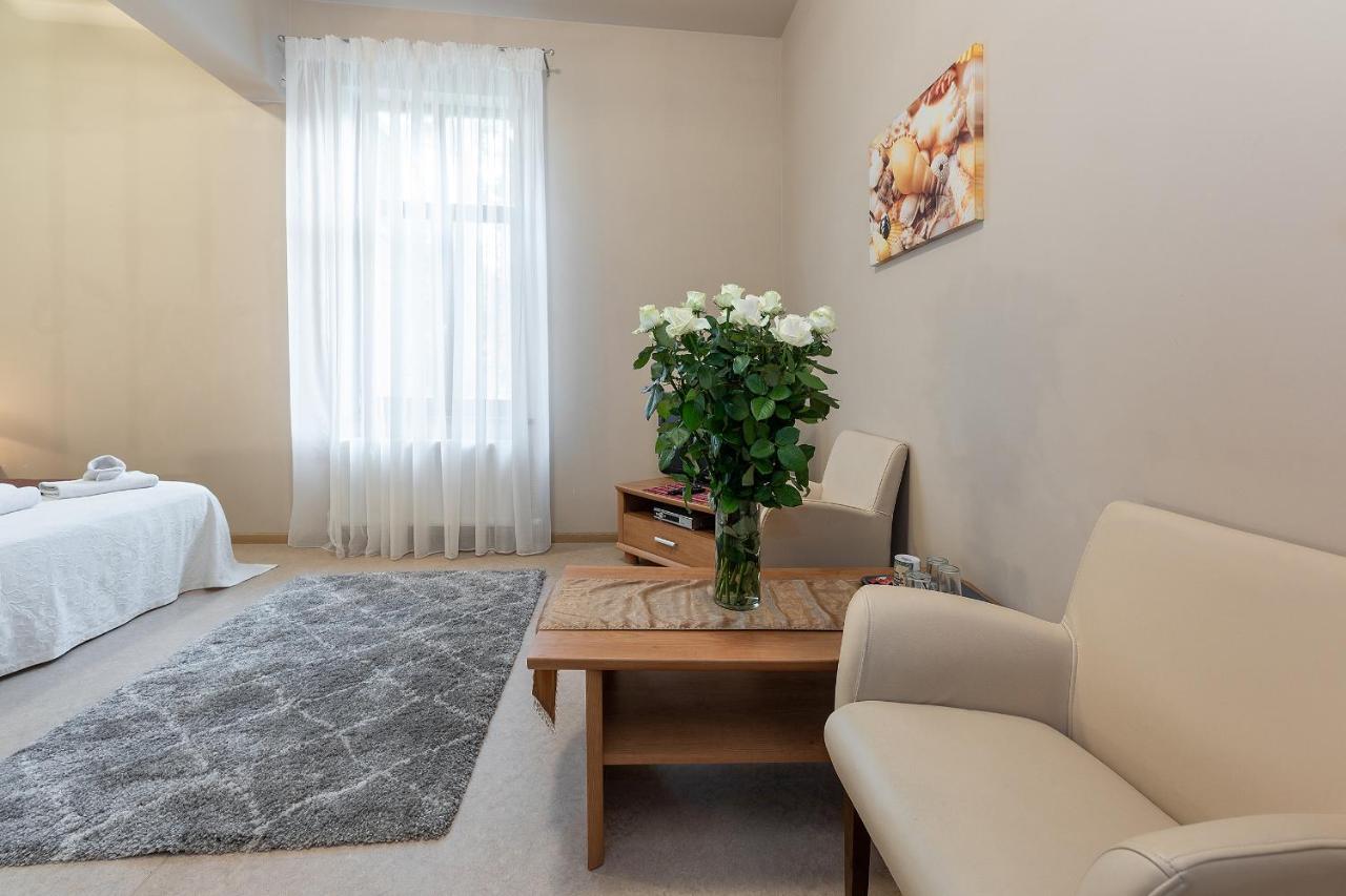 Room In Bb - Valensija - Suite For Two In Nice Hotel Jūrkalne المظهر الخارجي الصورة